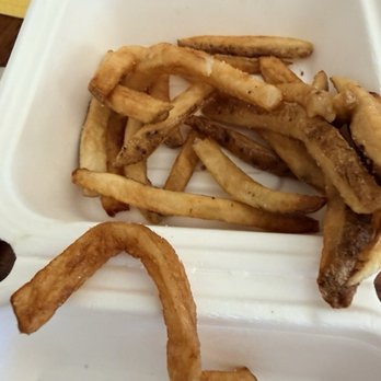 Hayes Burger - Soggy fries.  Very soggy.  Likely had been sitting around awhile.  Not cool. Avoid if this what they typically serve. - American Near Me - San Diego, California
