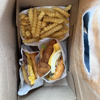 Shake Shack Stamford - Burgers Near Me - Stamford, Connecticut