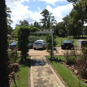 Book Nook Inn - View from the front door. - Bed & Breakfast Near Me - Lumberton, Texas