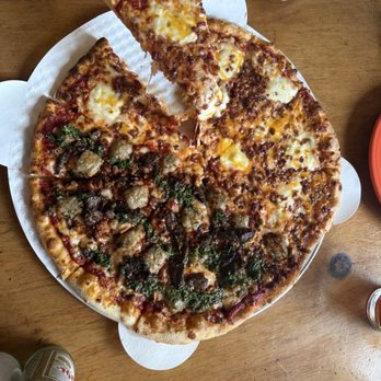 Wondervu Cafe - Combined Messi pizza (steak, chimmichurri) and three cheeses with bacon - Mexican Near Me - Golden, Colorado Wondervu Cafe - Combined Messi pizza (steak, chimmichurri) and three cheeses with bacon - Mexican Near Me - Golden, Colorado
