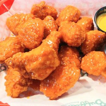 Fatburger - Boneless buffalo chicken wings - Burgers Near Me - Sherman Oaks, California Fatburger - Boneless buffalo chicken wings - Burgers Near Me - Sherman Oaks, California