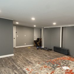 Dunn-Edwards Paints - AFTER: Gray Pearl primary with Stieglitz Gray accent wall & closet doors.