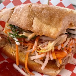 Chicken bahn-mi