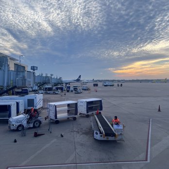 Alaska Airlines - Austin Airport - Airlines Near Me - Austin, Texas Alaska Airlines - Austin Airport - Airlines Near Me - Austin, Texas