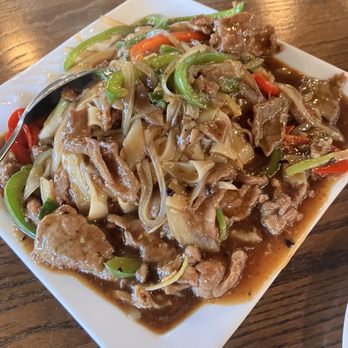 New Gold Mountain - Wide rice noodles with beef and black bean gravy - chow fun - Dim Sum Near Me - Omaha, Nebraska New Gold Mountain - Wide rice noodles with beef and black bean gravy - chow fun - Dim Sum Near Me - Omaha, Nebraska
