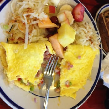Bob Evans - Western omelet with hashbrowns - American Near Me - North Canton, Ohio