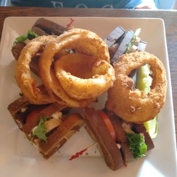 PIckwick Restaurant & Pub - Club sandwich with onion rings - American Near Me - Duluth, Minnesota PIckwick Restaurant & Pub - Club sandwich with onion rings - American Near Me - Duluth, Minnesota
