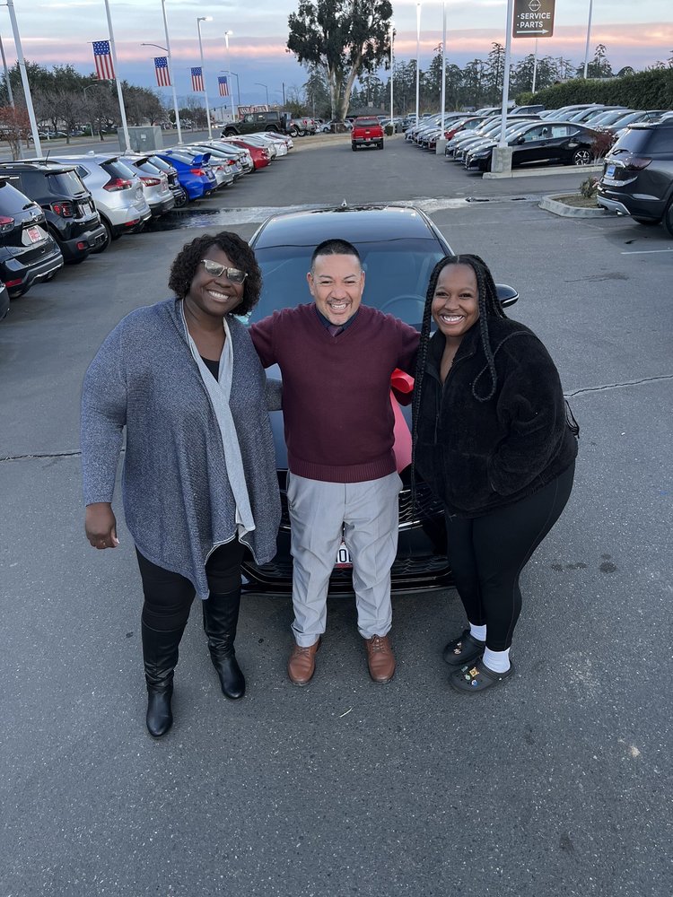 LITHIA NISSAN OF CLOVIS Updated October 2024 147 Photos & 317