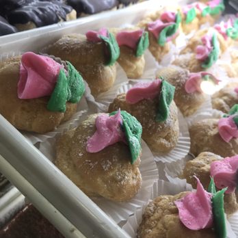 Cardinali Bakery - Cream puffs - Bakeries Near Me - Carle Place, New York Cardinali Bakery - Cream puffs - Bakeries Near Me - Carle Place, New York