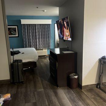 Best Western Plus Carlton Suites - Hotels Near Me - Birmingham, Alabama