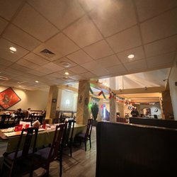 Tacos Rojas - Salem - Dining room