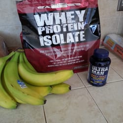 Vitamin World - Lean protein shake (chocolate) @ a Great price & multivitamins.