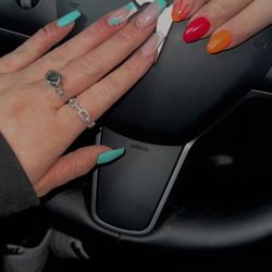 M Nails 