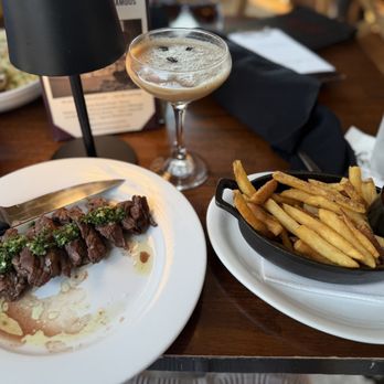 Henry's On The Market - Steal Frites - Bars Near Me - Charleston, South Carolina