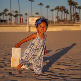 Model: Gia Location: Long Beach Photographer: Julia Model: Gia Location: Long Beach Photographer: Julia
