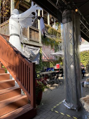 Lark Restaurant & Bar by null