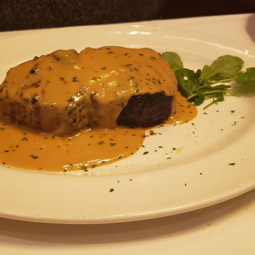 The Capital Grille - 14 oz new York strip au poivre - Steakhouses Near Me - Minneapolis, Minnesota