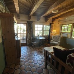 La Dona Luz Inn Bed & Breakfast - La Madonna