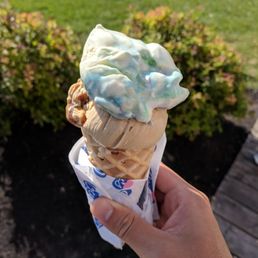 Birthday cake & caramel moochiatto. Scoop size looks small but that's because it already started melting ( 5 min from purchase) Birthday cake & caramel moochiatto. Scoop size looks small but that's because it already started melting ( 5 min from purchase)