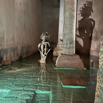 Yerebatan Sarnıcı - Medusa - Landmarks & Historical Buildings Near Me - Istanbul, 34 Yerebatan Sarnıcı - Medusa - Landmarks & Historical Buildings Near Me - Istanbul, 34