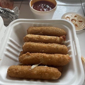 J.B. Alberto's Pizza - Pizza Near Me - Chicago, Illinois