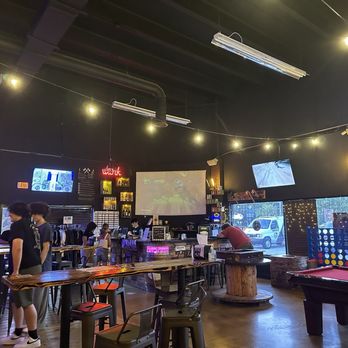 Axe Habits - Ambiance - Axe Throwing Near Me - Palmetto Bay, Florida Axe Habits - Ambiance - Axe Throwing Near Me - Palmetto Bay, Florida