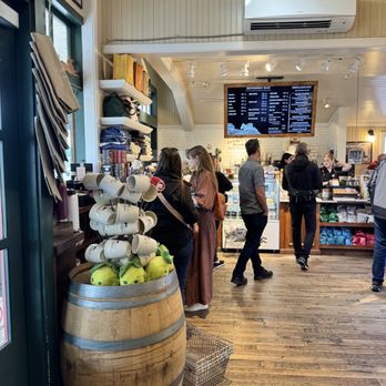 Oakville Grocery - Inside - Delis Near Me - Oakville, California Oakville Grocery - Inside - Delis Near Me - Oakville, California