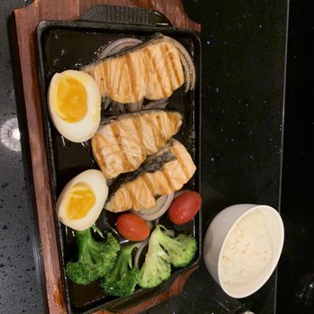 Sakana - Sushi Bars Near Me - Cambridge, Massachusetts