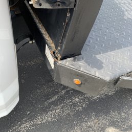 Oh look more broken welds on both sides! Oh look more broken welds on both sides!
