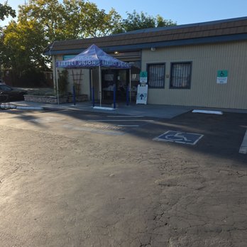 Perfect Union - Parking lot - Cannabis Clinics Near Me - Sacramento, California