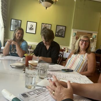 417 Union - Super personable! even sat at the table with us! - Breakfast & Brunch Near Me - Nashville, Tennessee