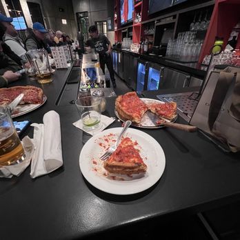 Giordano's - End bar area - Pizza Near Me - Chicago, Illinois Giordano's - End bar area - Pizza Near Me - Chicago, Illinois