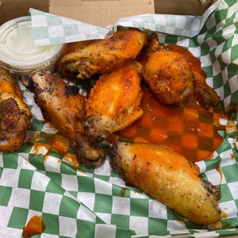 Sofra Urbana - The sauce looks like it literally ran away from the wings. - Pizza Near Me - Fountain Valley, California Sofra Urbana - The sauce looks like it literally ran away from the wings. - Pizza Near Me - Fountain Valley, California