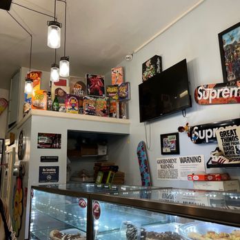 Cuts & Slices - Inside - Pizza Near Me - Brooklyn, New York Cuts & Slices - Inside - Pizza Near Me - Brooklyn, New York