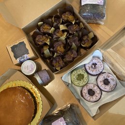 Ube pandesal, ube butter, ube bibingka, ube cheesecake ensaymada, ube and matcha mochi donuts, ube flan cake (so good!) Ube pandesal, ube butter, ube bibingka, ube cheesecake ensaymada, ube and matcha mochi donuts, ube flan cake (so good!)