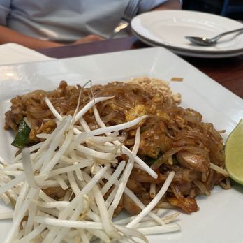 Banana Bay Restaurant - Pad Thai - Thai Near Me - Temple City, California Banana Bay Restaurant - Pad Thai - Thai Near Me - Temple City, California
