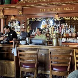 Diamond Belle Saloon - Bar scene
