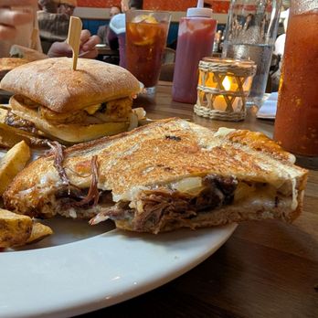 Frying Pan  Brooklyn - Short rib grilled cheese - Eatertainment Near Me - Brooklyn, New York