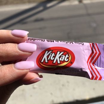 Blush Nail Bar - Pink dip powder matches KitKat - Nail Salons Near Me - Troy, Michigan
