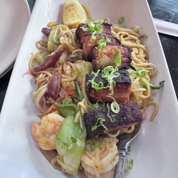 Sunda New Asian - River North - Pancit Canton - Asian Fusion Near Me - Chicago, Illinois Sunda New Asian - River North - Pancit Canton - Asian Fusion Near Me - Chicago, Illinois