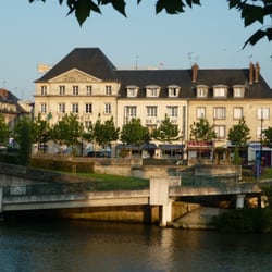 Hôtel de Harlay - L'hôtel de Harlay est situé au coeur du centre ville, à deux pas de la gare