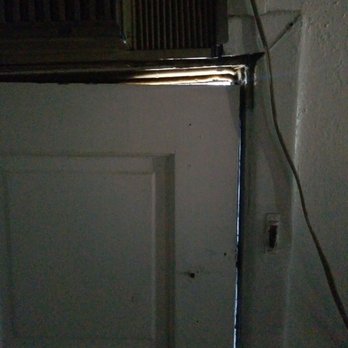 Travel Inn - The door has a big whole. And they just made a bigger whole ontop of the door to put a $20 a.c that doesnt even work - Hotels Near Me - Susanville, California Travel Inn - The door has a big whole. And they just made a bigger whole ontop of the door to put a $20 a.c that doesnt even work - Hotels Near Me - Susanville, California