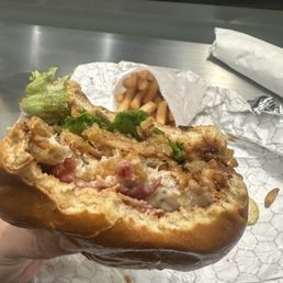Garlic Crispy Chicken Burger