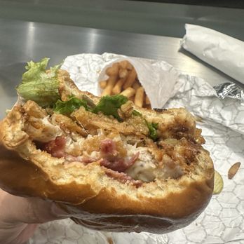 Bunz - Garlic Crispy Chicken Burger - Burgers Near Me - Berkeley, California