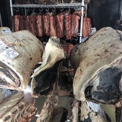 Conceito BBQ Company - Refrigerador con cortes en diferentes etapas de maduración