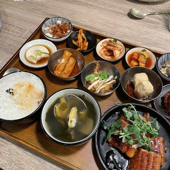 Zoomak Korean Tavern - Korean Near Me - Vancouver, British Columbia Zoomak Korean Tavern - Korean Near Me - Vancouver, British Columbia