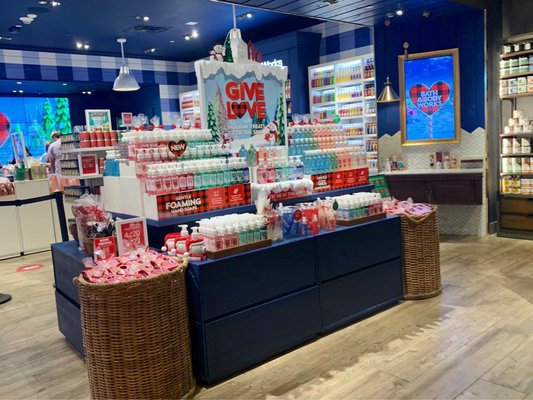 Bath & Body Works by null