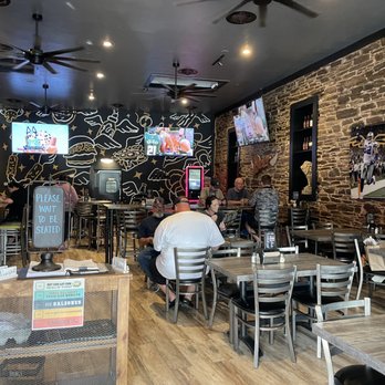 Flappy's Pizza - Inside - Pizza Near Me - Sonora, California Flappy's Pizza - Inside - Pizza Near Me - Sonora, California