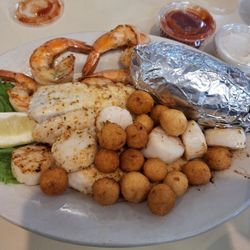The Fisherman's Dock - Broiled seafood platter
