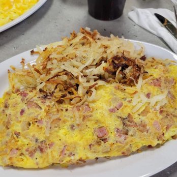 Silver Pancake House - Meat omelet and hashbrowns - Sandwiches Near Me - St. Louis, Missouri Silver Pancake House - Meat omelet and hashbrowns - Sandwiches Near Me - St. Louis, Missouri